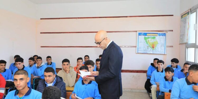 أولياء الأمور يرفضون زيادة مصروفات المدارس التجريبية وأسعار الكتب