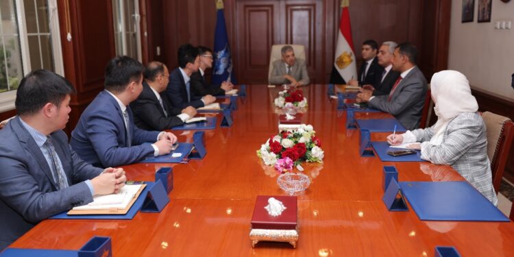 الفريق أسامة ربيع يبحث سبل التعاون الثنائي مع شركة CSTC الصينية لتطوير ترسانات وشركات الهيئة
