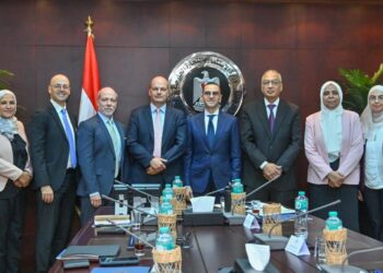 وزير الاستثمار يجتمع مع قادة المنتدي الاقتصادي العالمي و الاتحاد العالمي لتيسير التجاره لبحث تعزيز تنافسية التجارة والاستثمار