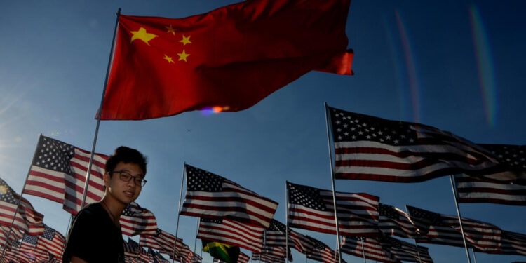 تصاعد الحرب التجارية بين الصين والولايات المتحدة.. بكين ترد بإجراءات مضادة على رسوم الشحن