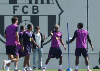 الليلة.. برشلونة يتحدى باريس سان جيرمان في دورى أبطال أوروبا