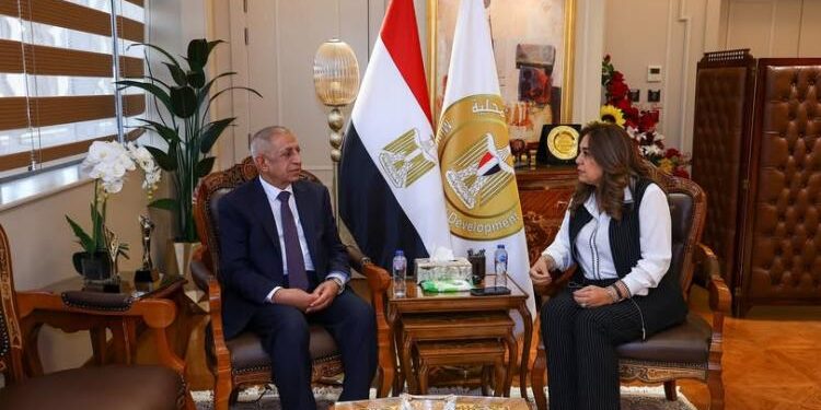 وزيرة التنمية تبحث مع رئيس الأكاديمية العربية للعلوم والتكنولوجيا ملفات التعاون المشتركة