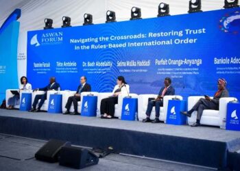 وزير الخارجية يشارك في جلسة حول جهود تحقيق السلام والتنمية في السودان خلال منتدى أسوان