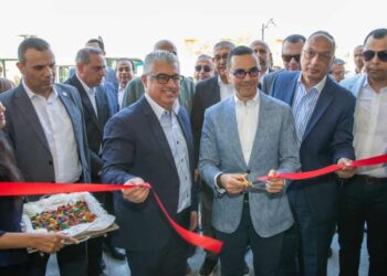 رئيس اقتصادية قناة السويس ووزير الاستثمار يفتتحان المرحلة الثانية للمعامل المركزية الصناعية بميناء السخنة