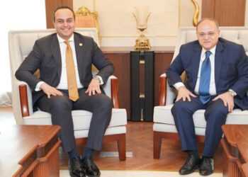 رئيس هيئة الرعاية الصحية يلتقي رئيس هيئة الدواء المصرية