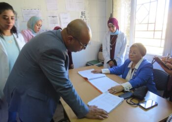 نائب وزير الصحة تتفقد وحدة طب أسرة الذراع البحري وتعقد اجتماعًا تنسيقيًا لضبط معدلات الولادات القيصرية بالإسكندرية