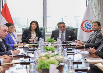 وزير الصحة يناقش مع وزيرة والتخطيط معدلات الإنجاز بملف الاستثمارات وحجم الإنفاق على المشروعات الصحية