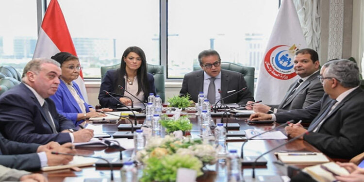 وزير الصحة يناقش مع وزيرة والتخطيط معدلات الإنجاز بملف الاستثمارات وحجم الإنفاق على المشروعات الصحية