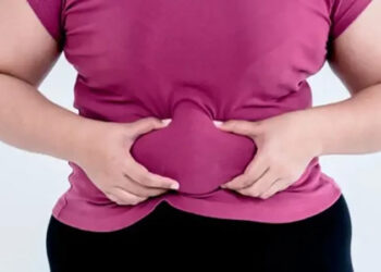 كيفية تقليل دهون البطن العنيدة مع 3 تغييرات في نمط الحياة