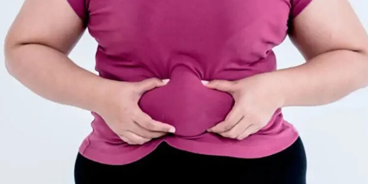 كيفية تقليل دهون البطن العنيدة مع 3 تغييرات في نمط الحياة