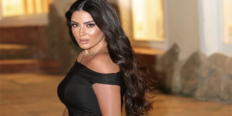 ميرنا نور الدين تلفت الأنظار بإطلالة جذابة باللون الأسود