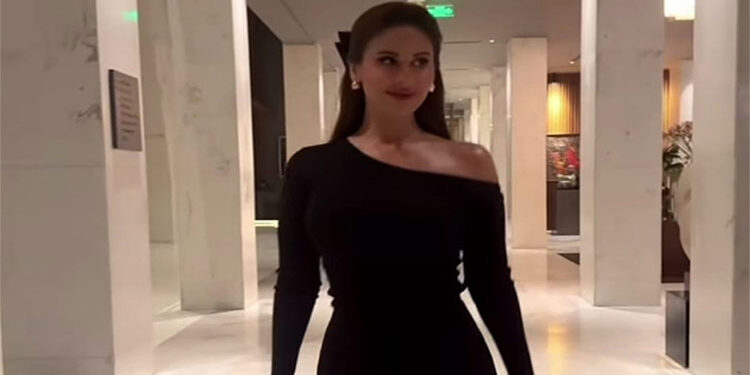 بفستان اسود.. مي سليم تشعل السوشيال ميديا