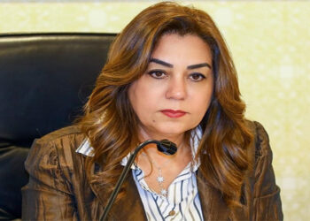 وزيرة التنمية المحلية تتابع انتظام العمل بمواقف السيارات ومحطات الوقود بالمحافظات بعد تحريك أسعار الوقود