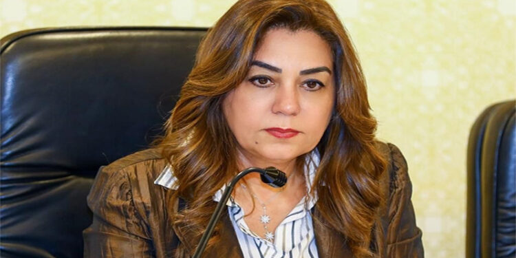 وزيرة التنمية المحلية تتابع انتظام العمل بمواقف السيارات ومحطات الوقود بالمحافظات بعد تحريك أسعار الوقود