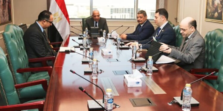 وزير الكهرباء يتابع خطة العمل التكاملي وتوحيد الجهود والتعاون والتنسيق في مشروعات العلوم الطبية