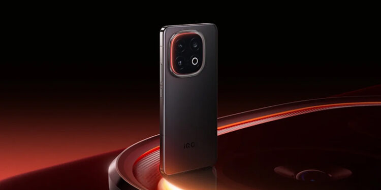 الأقوى في تاريخ vivo.. تسريب مواصفات وسعر هاتف iQOO 15