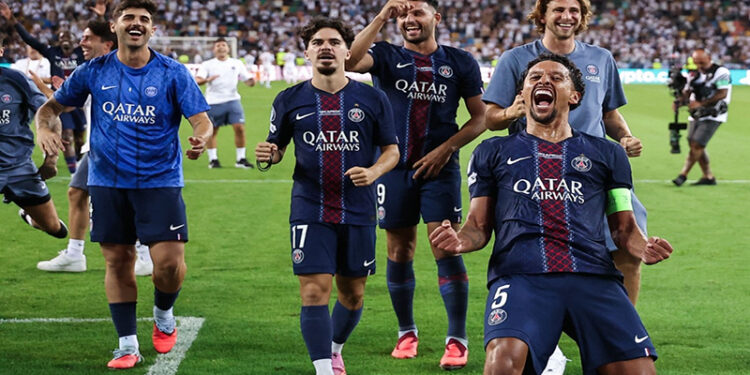 برشلونة يواجه إشبيلية الليلة بعد صدمة سان جيرمان