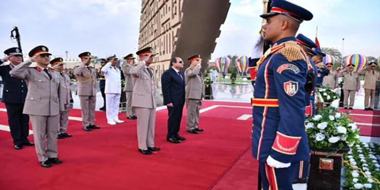 الرئيس السيسى يزور النصب التذكارى لشهداء القوات المسلحة وقبرى ناصر والسادات