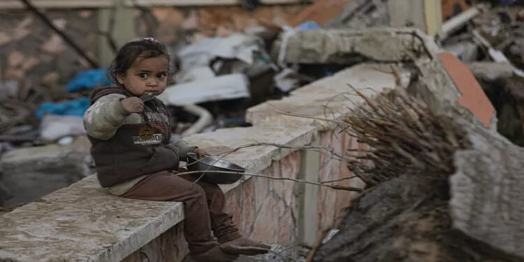 اليونيسف يعلن مقتـ.ل وإصابة أكثر من 64 ألف طفل في غزة