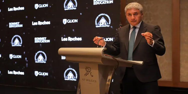 وزارة السياحة والآثار تنفي ما تم تداوله بشأن التقدّم ببلاغ ضد أحد الصحفيين