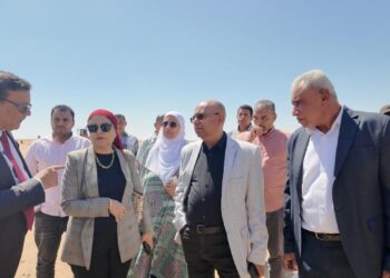 وزير الإسكان يستعرض تقريرًا بشأن أول مشروع للمعالجة والتخلص الآمن من المخلفات البلدية