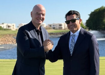 وزير الشباب يلتقي إنفانتينو رئيس الاتحاد الدولي لكرة القدم على هامش حضوره قمة شرم الشيخ