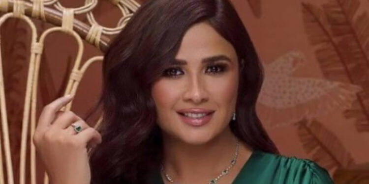 ياسمين عبدالعزيز تحتفي بجهود الرئيس السيسي في قمة السلام