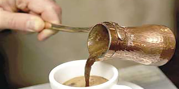 صدمة أسعار القهوة.. ارتفاع غير مسبوق يقابله إصرار المستهلكين على التمسك بفنجانهم اليومي