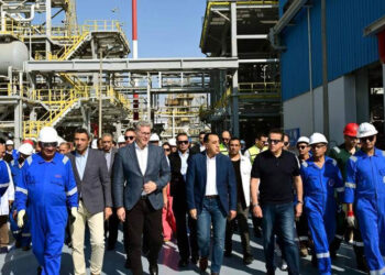 رئيس الوزراء يبدأ جولة ميدانية جديدة لتفقد وافتتاح عددٍ من المشروعات التنموية والخدمية بمحافظة السويس