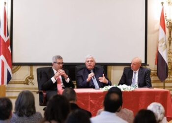وزير التعليم العالي يشارك في مؤتمر “Going Global” بلندن ويجتمع مع الطلاب المصريين الدارسين