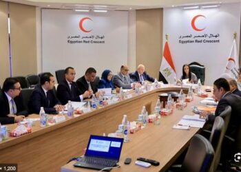 وزيرة التضامن تترأس اجتماع مجلس إدارة الهلال الأحمر المصري