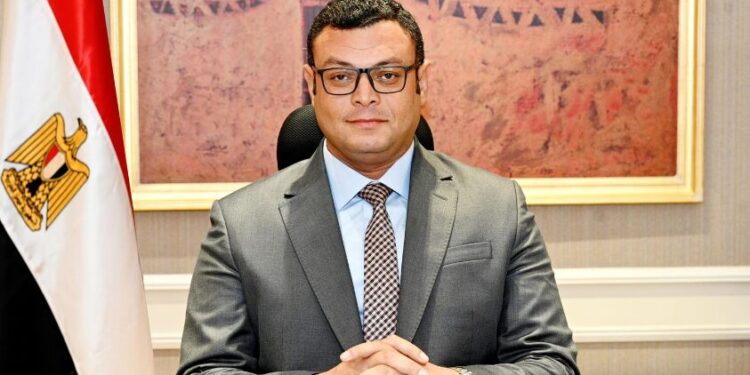 وزير الإسكان يُكلف المهندس أحمد جابر بالقيام بأعمال رئيس مجلس إدارة الشركة القابضة لمياه الشرب والصرف الصحي