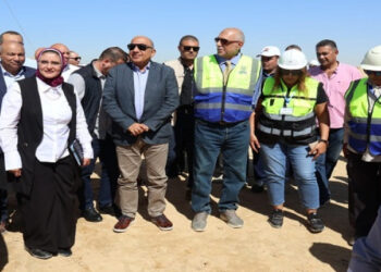 وزير الكهرباء يتفقد إنهاء الأعمال في موقعي أبراج عبور قناة السويس على مسار خط الربط الكهربائي المصري السعودي