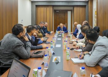 هيئة الدواء تبحث آليات تنفيذ مشروع الروشتة الرقمية