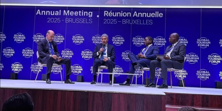 وزير السياحة والآثار يشارك كمتحدث رئيسي في جلسة نقاشية مخصصة لقارة أفريقيا