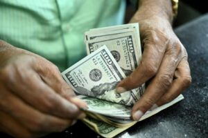سعر الدولار