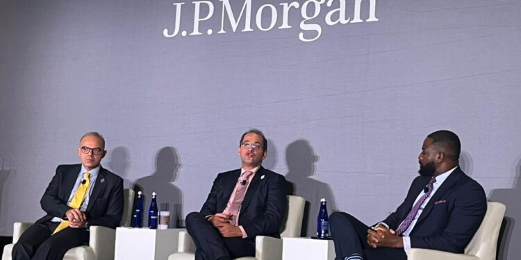 وزير المالية : «ما وعدنا به نفذناه ونحن سعداء بتوافق النتائج  المحققة مع المستهدفات»