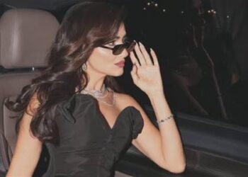 مي عمر تلفت الأنظار بإطلالة جريئة