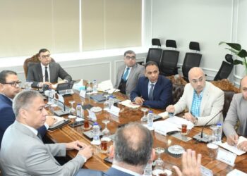 وزير الإسكان يعقد اجتماعاً مع مسئولي شركة “فاوندرز للتطوير العقاري” لبحث فرص التعاون وآليات تسويق عددٍ من مشروعات الوزارة