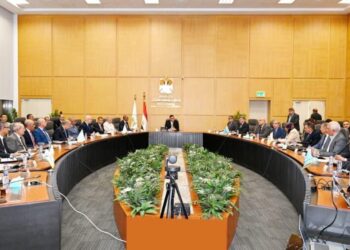 وزير الإسكان يتابع موقف مشروعات مياه الشرب والصرف الصحي ضمن المبادرة الرئاسية “حياة كريمة” بمحافظتي الفيوم والمنيا
