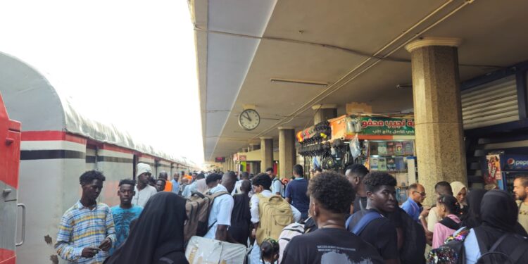 السكك الحديد تُسيّر الرحلة الثانية والعشرين لقطارات العودة الطوعية للأشقاء السودانيين إلى وطنهم