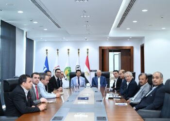 وزير الرياضة يلتقي رئيس الاتحاد المصري لكرة القدم