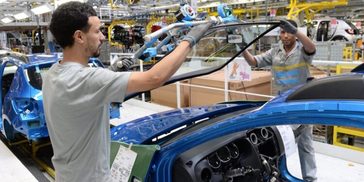 الحوافز المقدمة لمصنعي السيارات في إطار البرنامج الوطني لتنمية صناعة السيارات واشتراطات الاستفادة