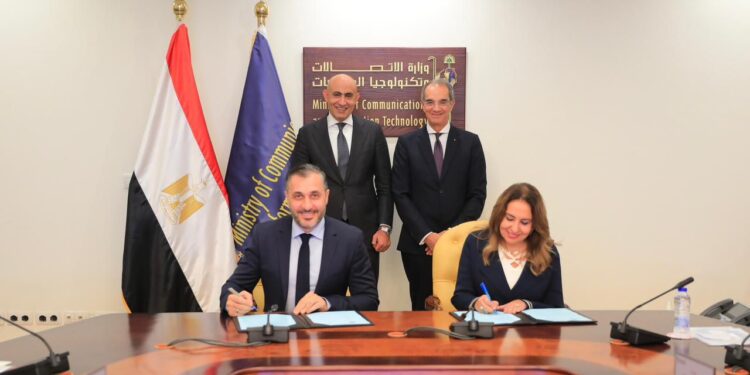طلعت : يشهدان توقيع مذكرة تفاهم  بين وزارة الاتصالات وتكنولوجيا المعلومات وشركة ” إتش بى – مصر”