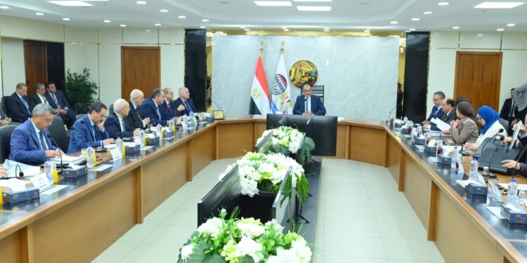 وزير قطاع الأعمال يترأس عمومية “القابضة الكيماوية” لاعتماد نتائج أعمال العام المالي “2024-2025”