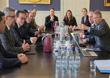 وزير الصحة يبحث مع جامعة «شاريتيه» التعاون في مجالات التدريب الطبي والبحث العلمي والتحول الرقمي الصحي