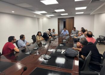 مسئولو جهاز مدينة القاهرة الجديدة يلتقون عدداً من سكان المدينة لمناقشة مطالبهم ومقترحاتهم