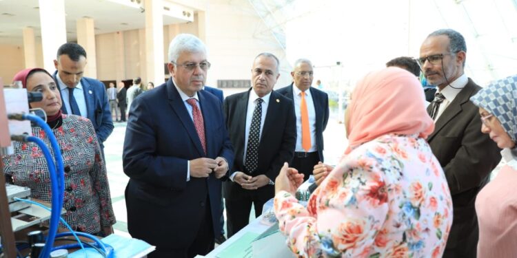 وزير التعليم العالي يترأس اجتماع مجلس إدارة مدينة الأبحاث العلمية والتطبيقات التكنولوجية