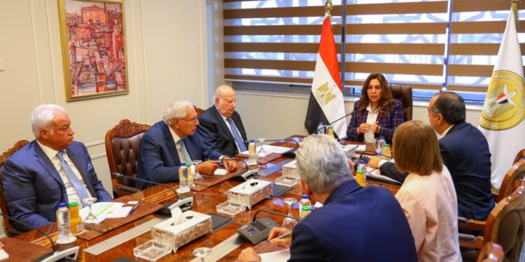وزيرة التنمية تتابع تنفيذ تكليفات رئيس الوزراء لتعظيم الاستفادة سياحياً من مسار العائلة المقدسة فى المحافظات