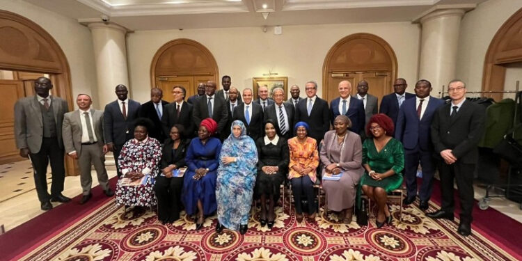 وزير الخارجية يلتقي سفراء الدول الافريقية المعتمدين لدى اليونسكو